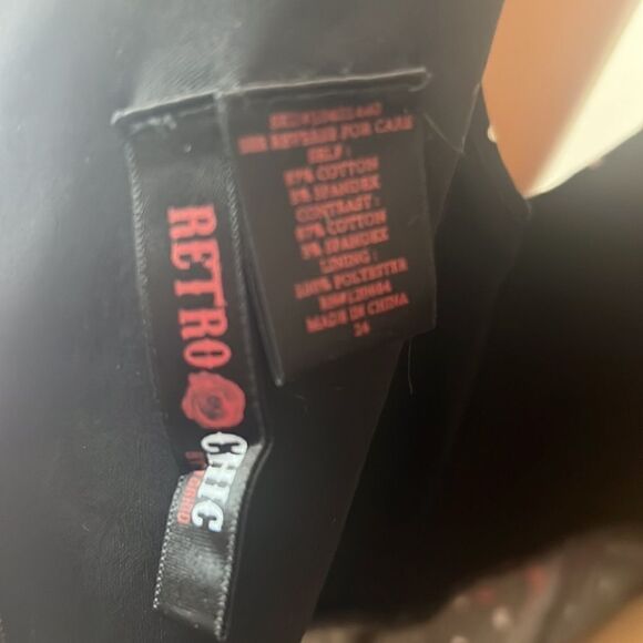 Torrid Retro Chic Dress V Neck Sleeveless Sz 24 Black Red Sunglasses Midi Zipper - Picture 8 of 11